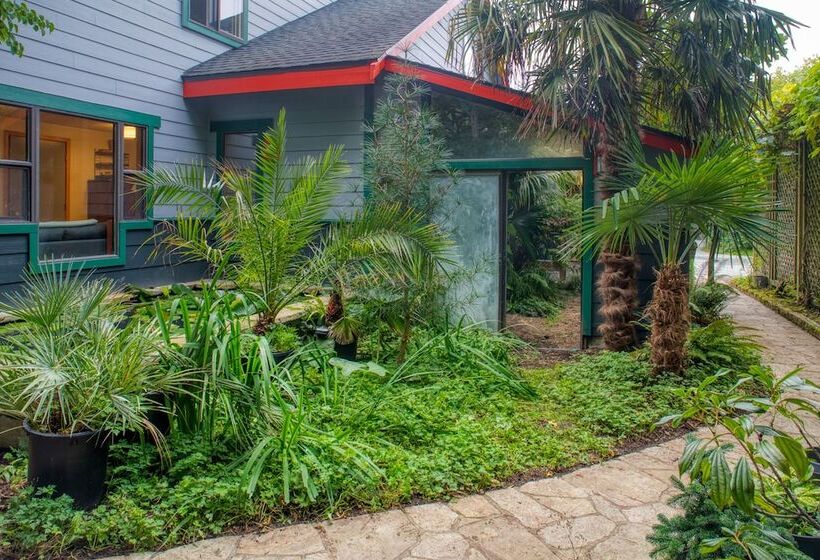 تختخواب و صبحانه Sehome Garden Inn