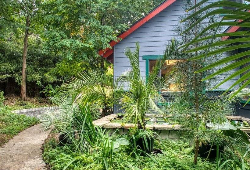 تختخواب و صبحانه Sehome Garden Inn