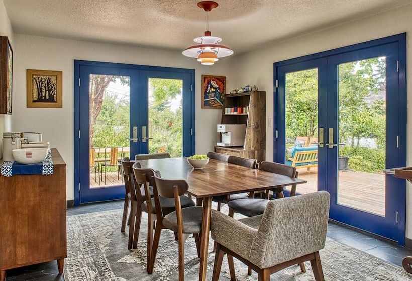 تختخواب و صبحانه Sehome Garden Inn