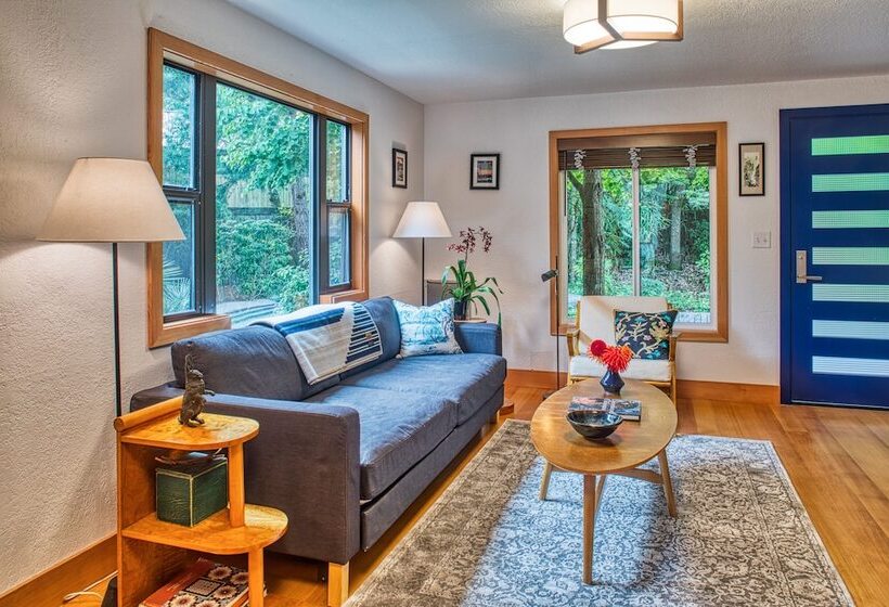 تختخواب و صبحانه Sehome Garden Inn