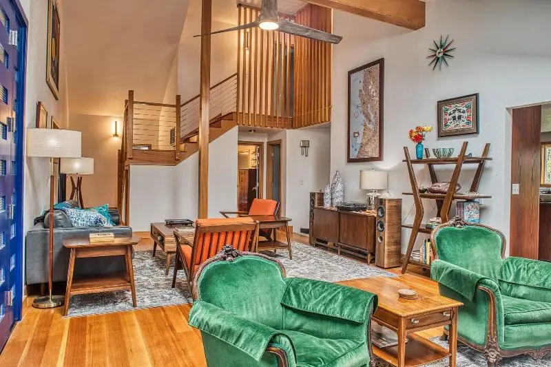 تختخواب و صبحانه Sehome Garden Inn