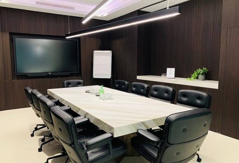 בית מלון כפרי Crowne Plaza Sydney Burwood, An Ihg