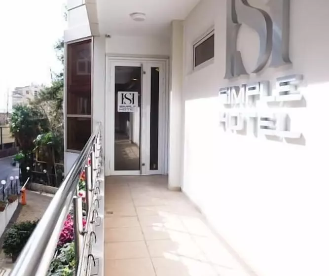 Hotelli Simple