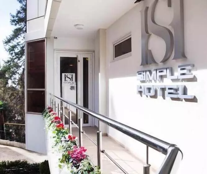 Hotelli Simple