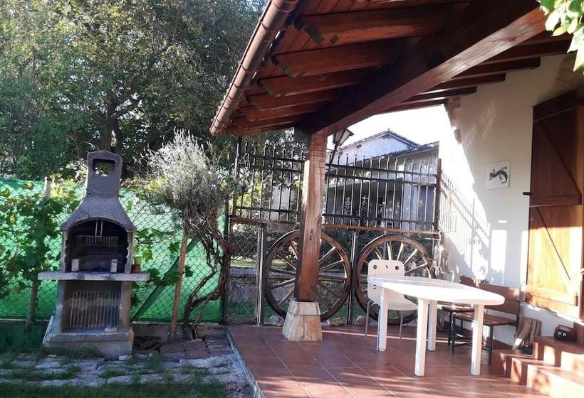 5 Bedrooms House With Enclosed Garden At Munain