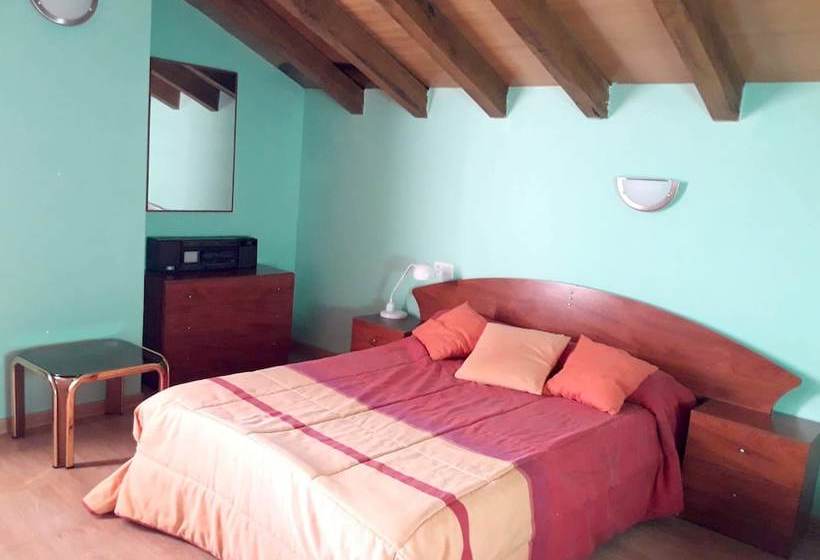 5 Bedrooms House With Enclosed Garden At Munain