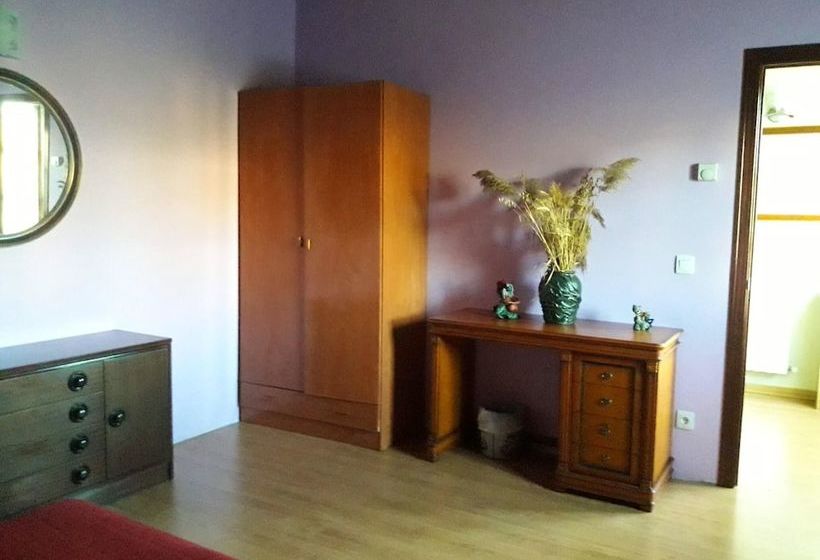 5 Bedrooms House With Enclosed Garden At Munain