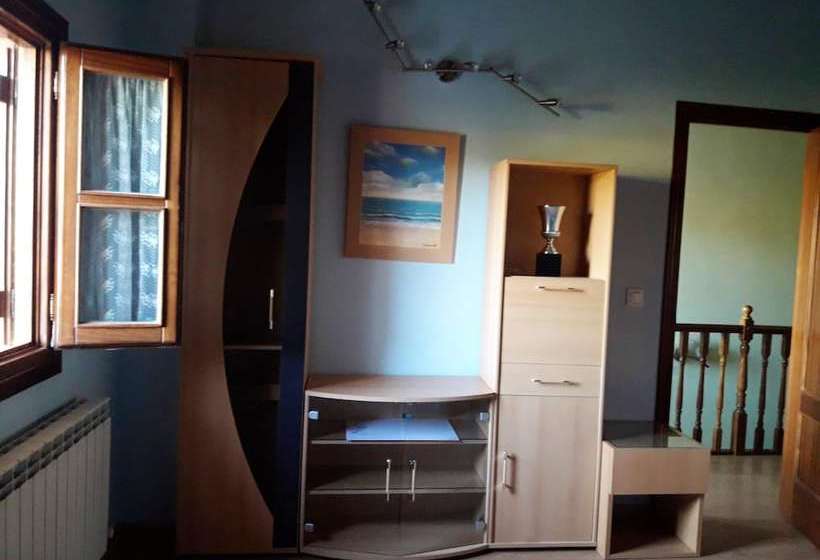 5 Bedrooms House With Enclosed Garden At Munain