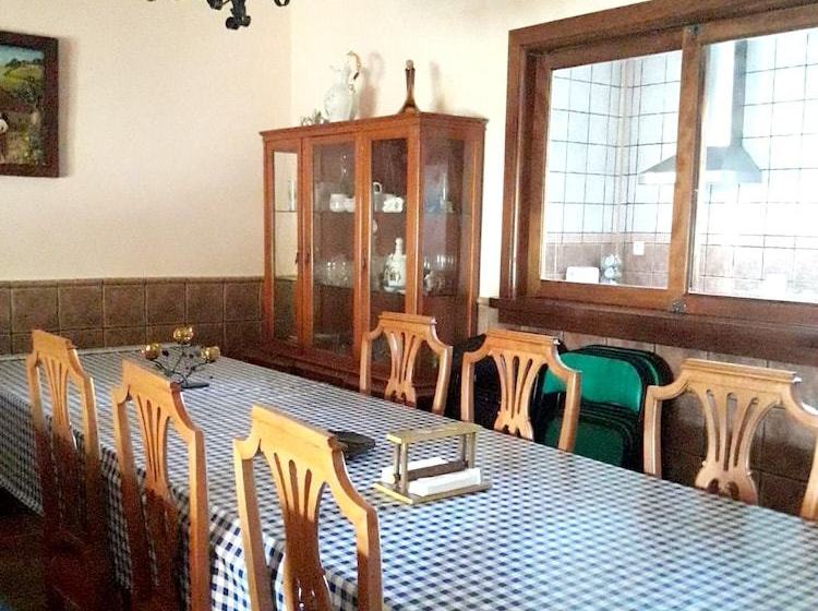 5 Bedrooms House With Enclosed Garden At Munain