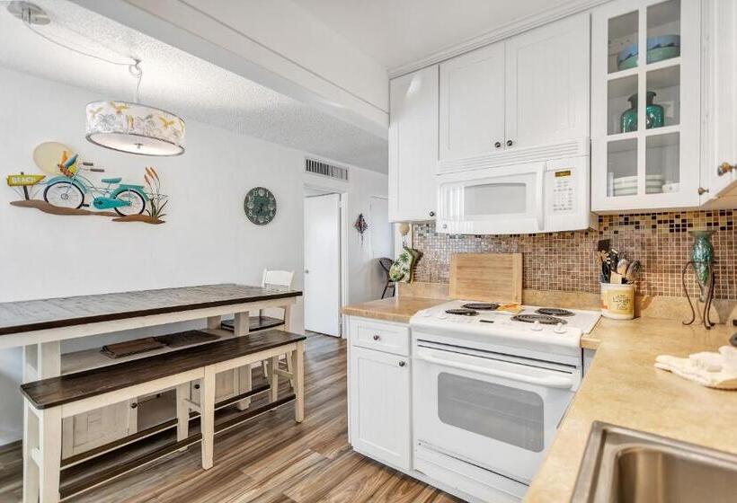 Gulf Winds Resort By Travel Resort Services