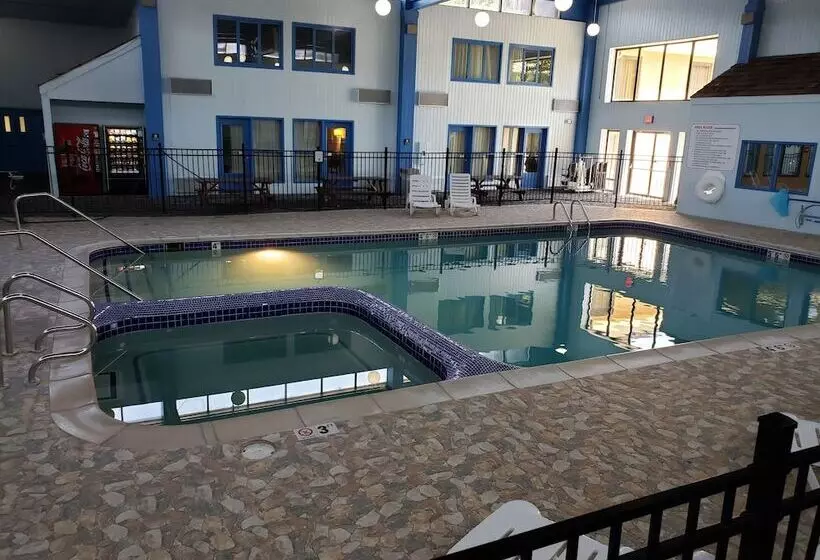 A Victory Hotel & Suites