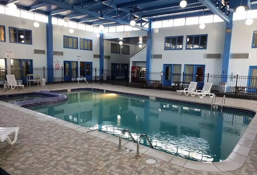 A Victory Hotel & Suites