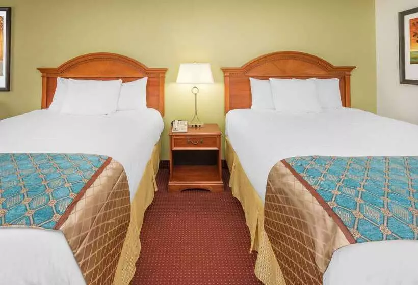 Отель Baymont By Wyndham Orangeburg North