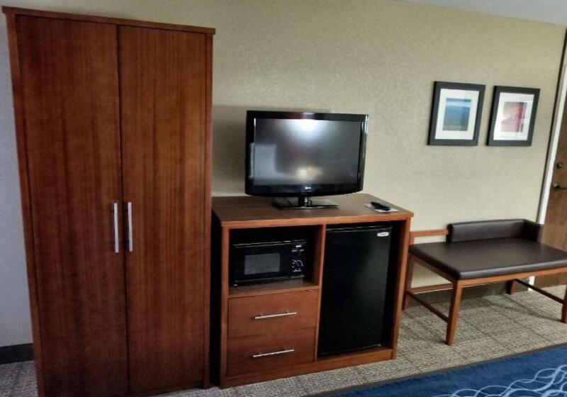 فندق Comfort Inn, Erie   Near Presque Isle