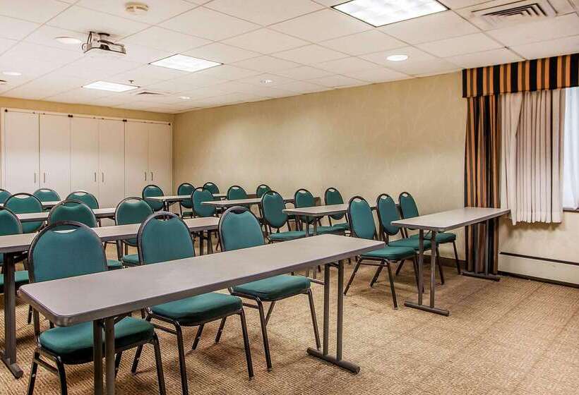 בית מלון כפרי Comfort Inn & Suites Somerset New Brunswick