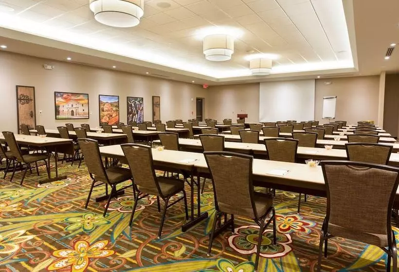 Hotelli Drury Inn & Suites Mcallen