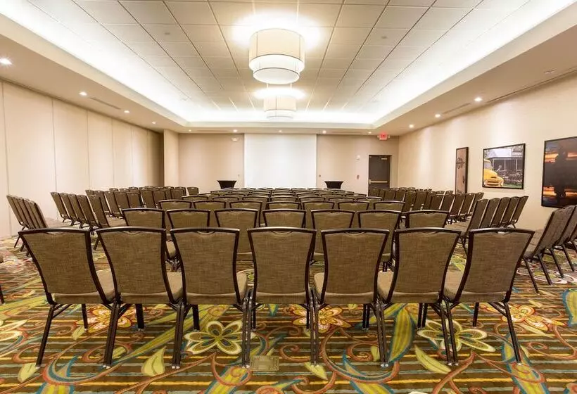 Hotelli Drury Inn & Suites Mcallen