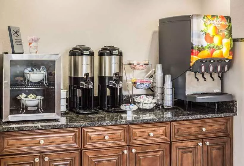 Отель Econo Lodge