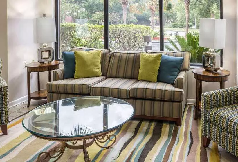 Отель Econo Lodge