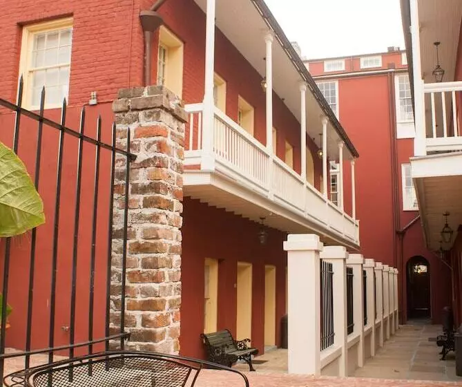 Hotelli Grenoble House