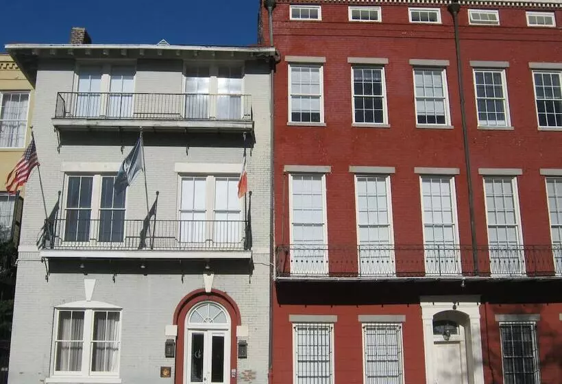 Hotelli Grenoble House