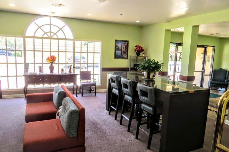 هتل Guest House Inn