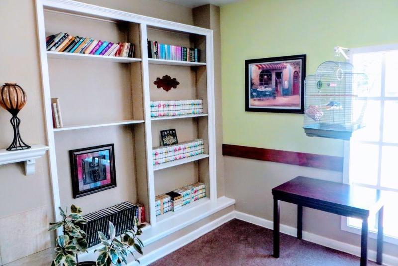 هتل Guest House Inn