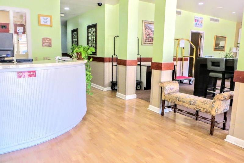 هتل Guest House Inn