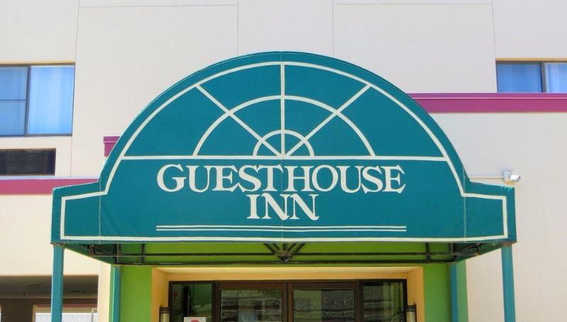 هتل Guest House Inn