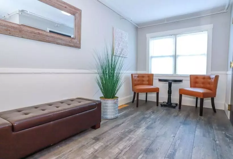 酒店 Gunstock Inn & Suites