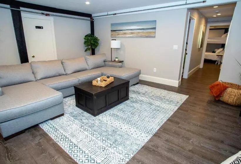 酒店 Gunstock Inn & Suites