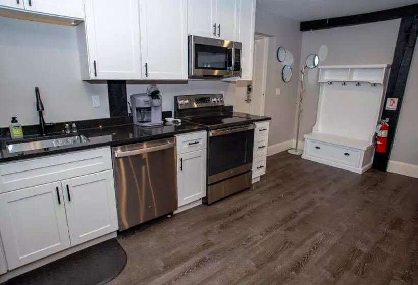 酒店 Gunstock Inn & Suites