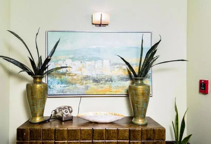 ホテル Habitat Suites