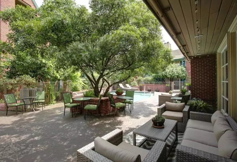 ホテル Habitat Suites