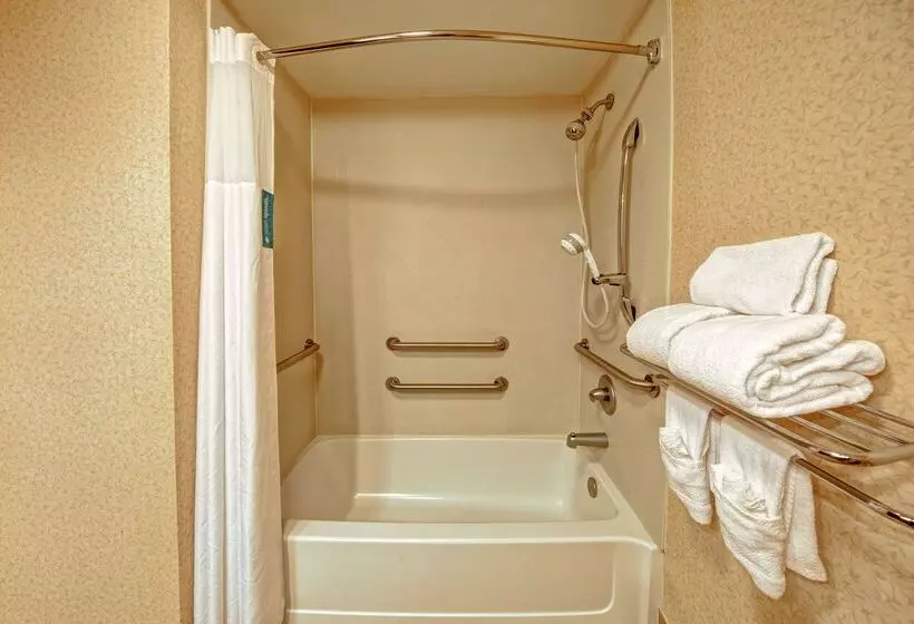 Отель Hampton Inn Ashland