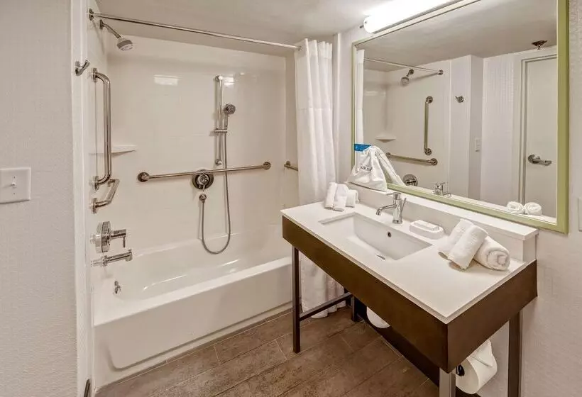 Отель Hampton Inn Batesville