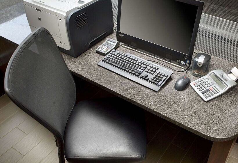 هتل Hampton Inn Clevelanddowntown