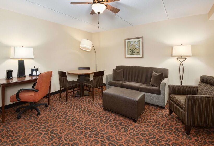 هتل Hampton Inn Clevelanddowntown