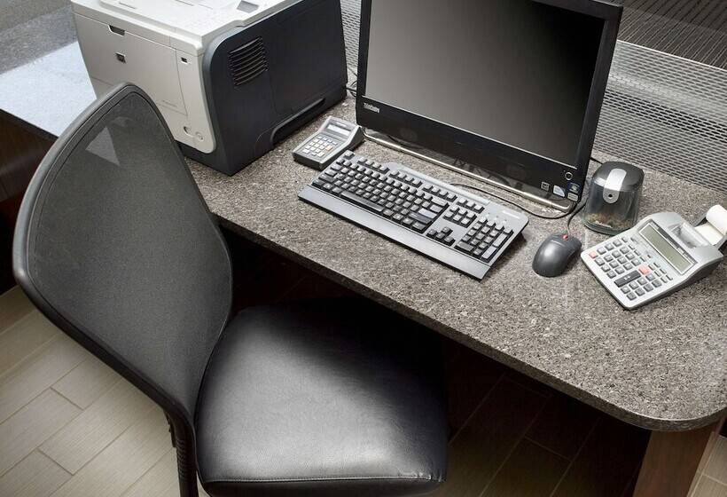 هتل Hampton Inn Clevelanddowntown