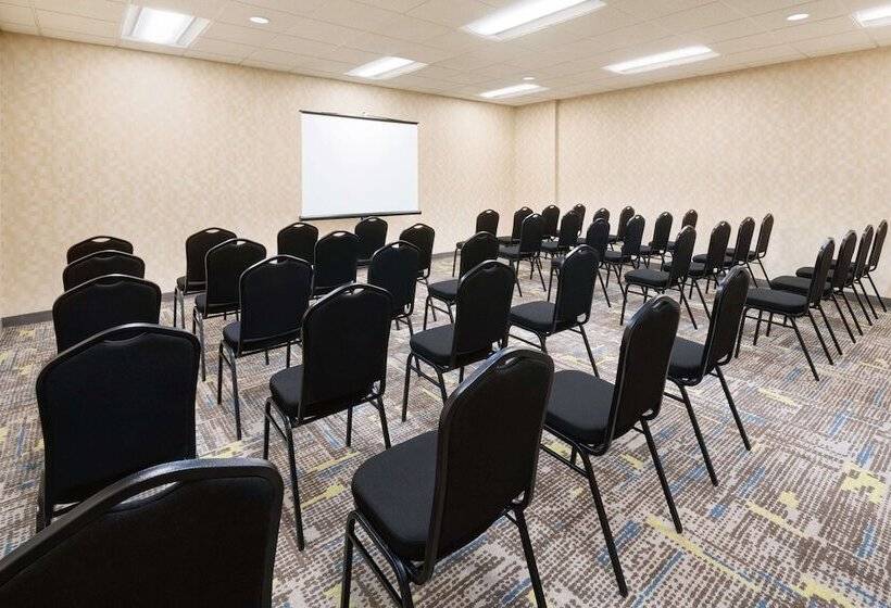 هتل Hampton Inn Clevelanddowntown