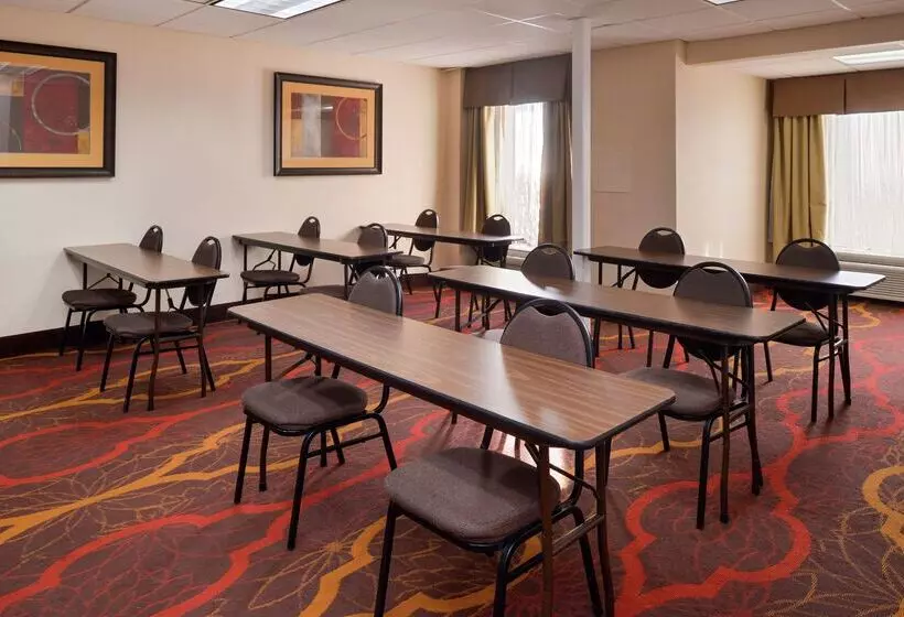 فندق Hampton Inn Columbus East