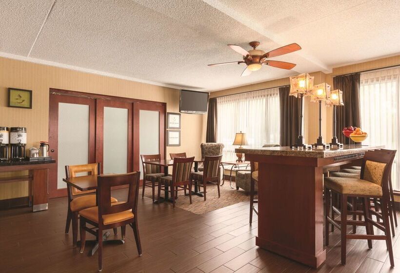 בית מלון כפרי Hampton Inn Des Moinesairport