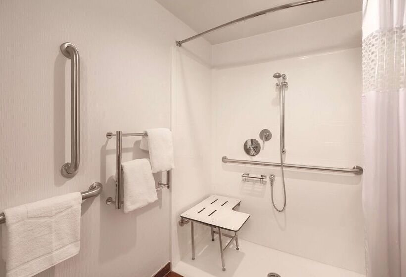 בית מלון כפרי Hampton Inn Des Moinesairport