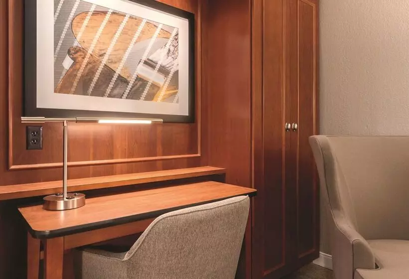 호텔 Hampton Inn Des Moinesairport