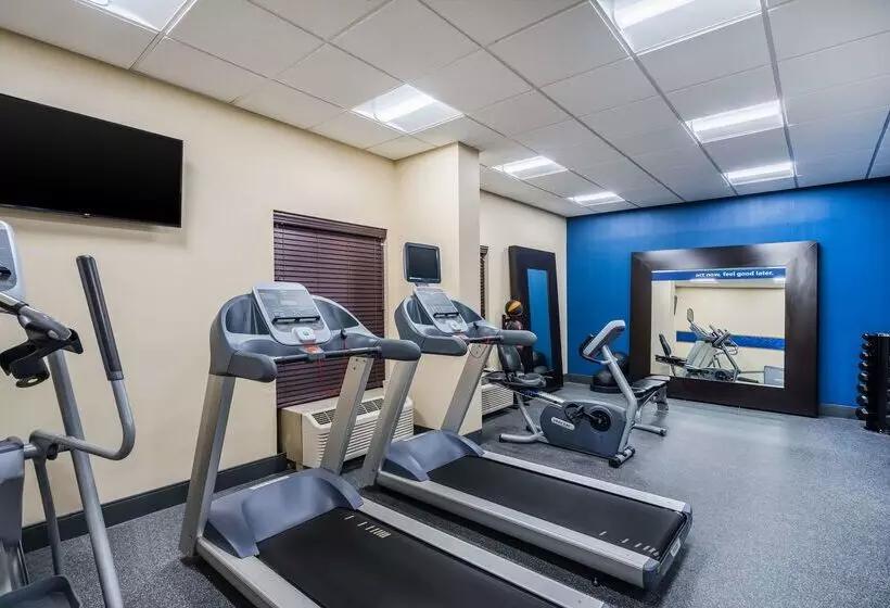 هتل Hampton Inn Dover