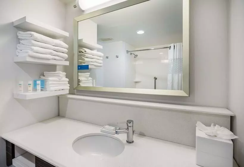هتل Hampton Inn Dover
