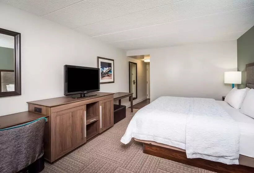 هتل Hampton Inn Dover