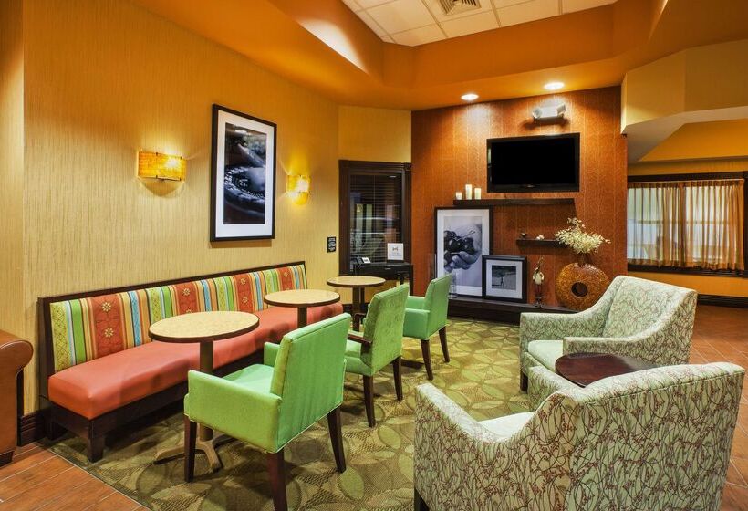 호텔 Hampton Inn Gaylord