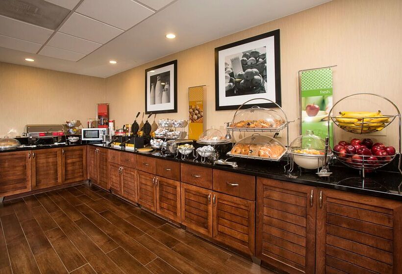 Отель Hampton Inn Morehead City