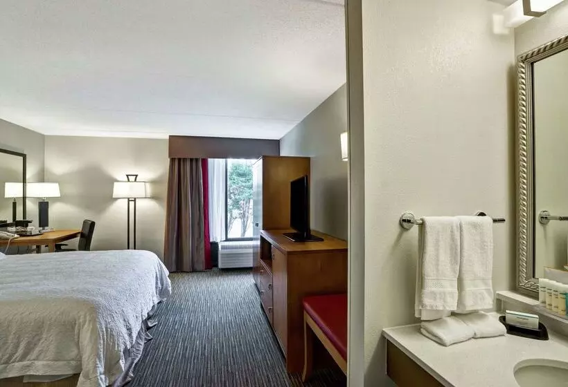 Отель Hampton Inn Norfolk Naval Base